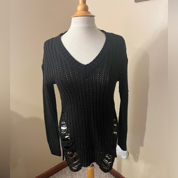 Guess Black Distressed V-Neck Sweater Sz XS - Picture 2 of 6
